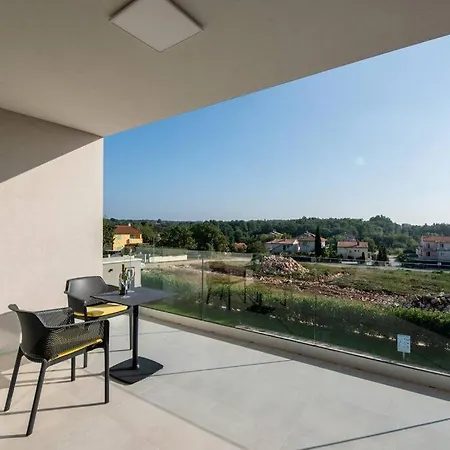 Villa Pina***** In Karigador/novigrad *