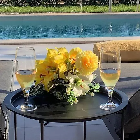 Pina***** In Karigador/novigrad Villa Karigador