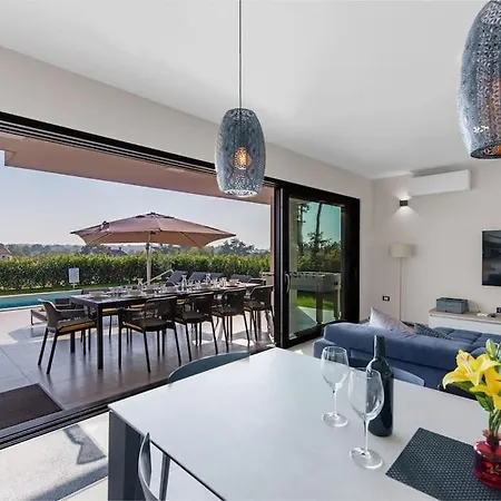 Villa Pina***** In Karigador/novigrad Karigador