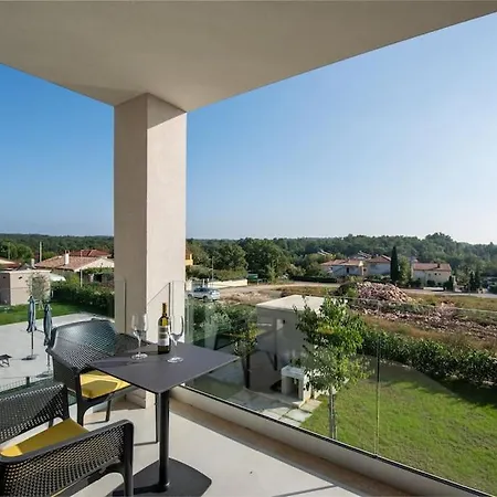 Villa Pina***** In Karigador/novigrad